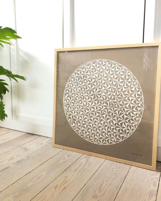 Knækket hvid på khakibrun, 50x50