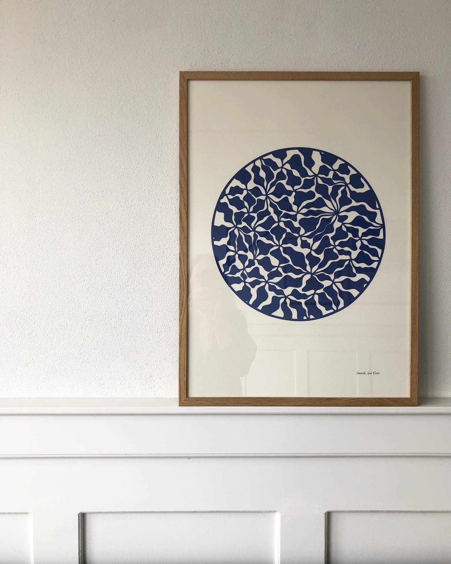 Organisk blåt cut på knækket hvid i A2 💙