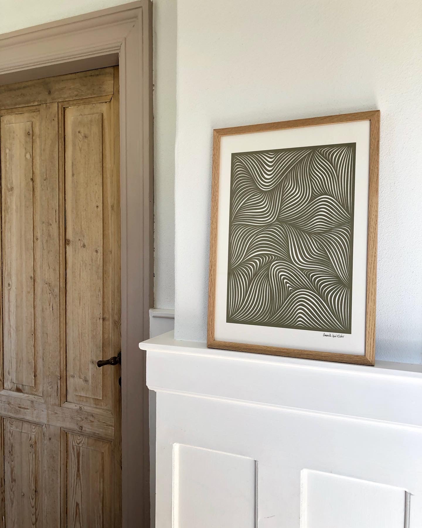 Papercut olivengrønt på knækket hvid A3