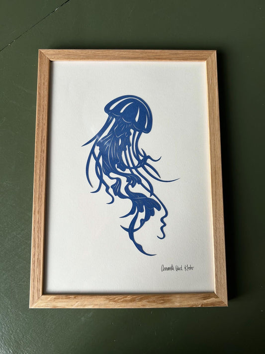 Blå gople på knækket hvid baggrund, A4 (21x29,7cm).