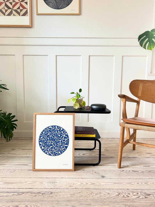 Organisk udskæring i blå, str. A3