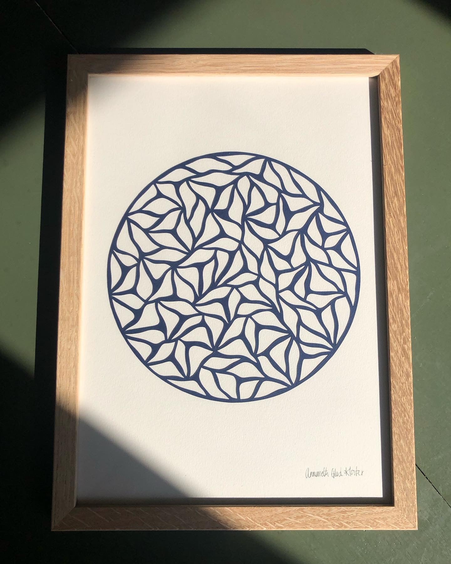 Rundt marineblåt klip, A4