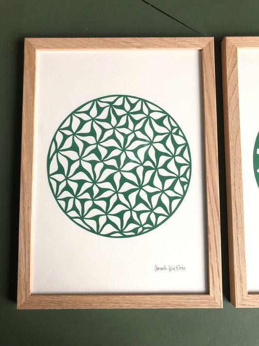 Mørkegrønt på knækket hvid, A4