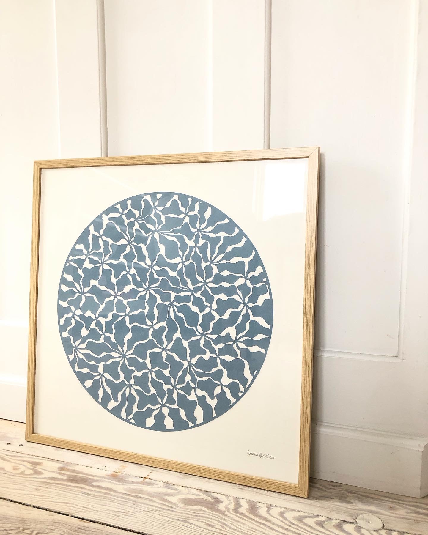 Organisk støvet blåt papercut, 50x50