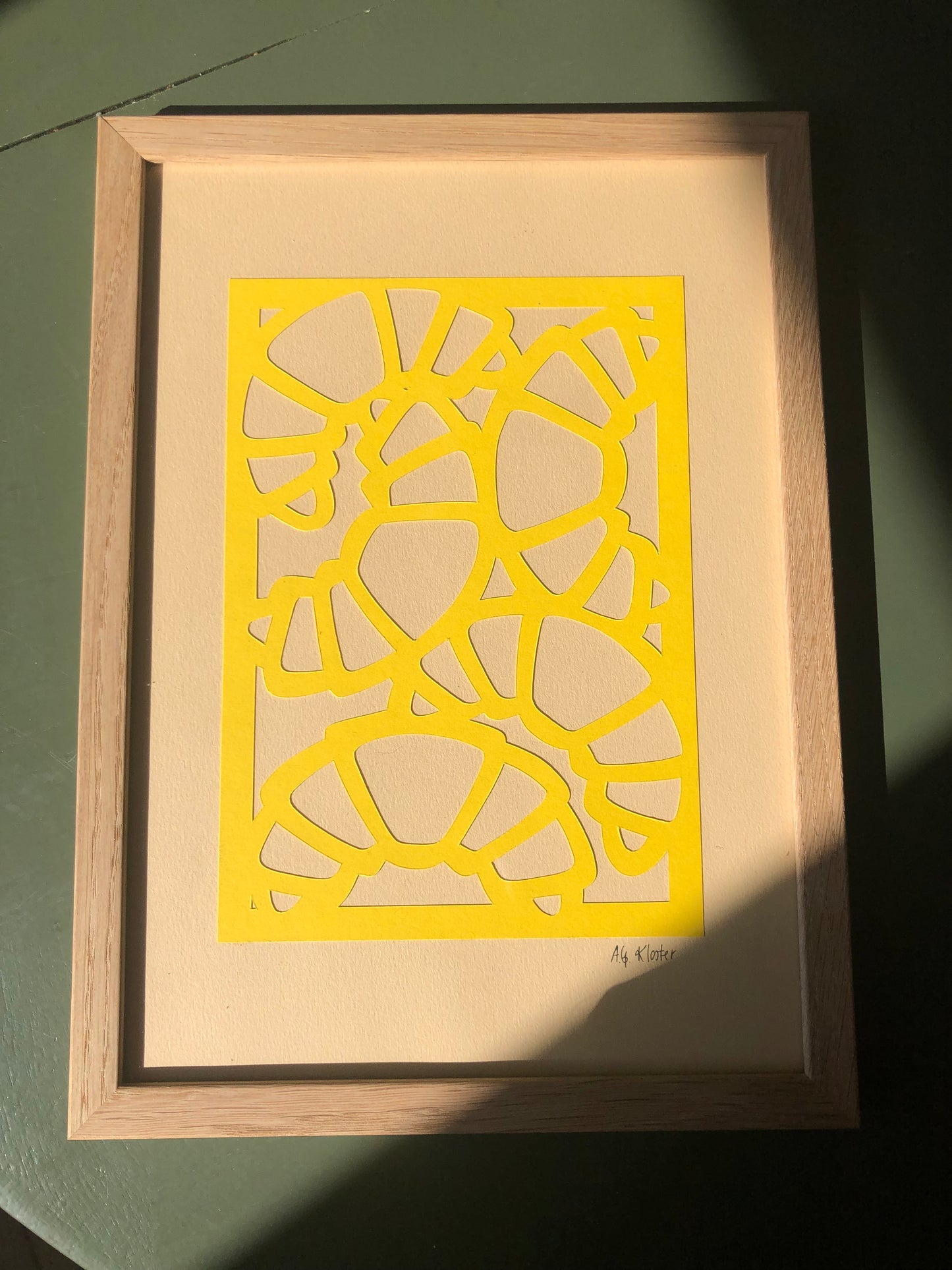 Gule croissanter på beige, A4