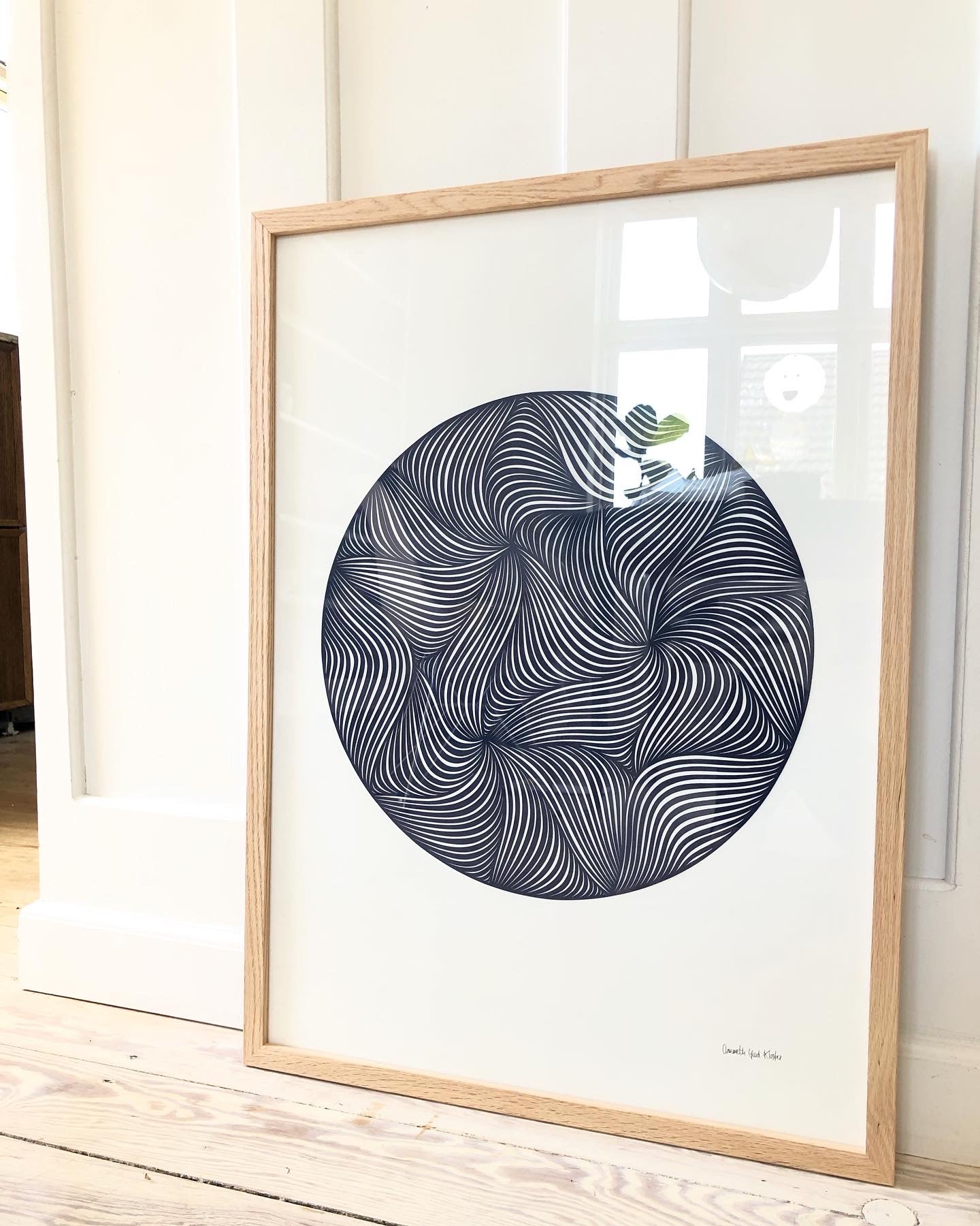 Rundt marineblåt klip, 50x70cm.