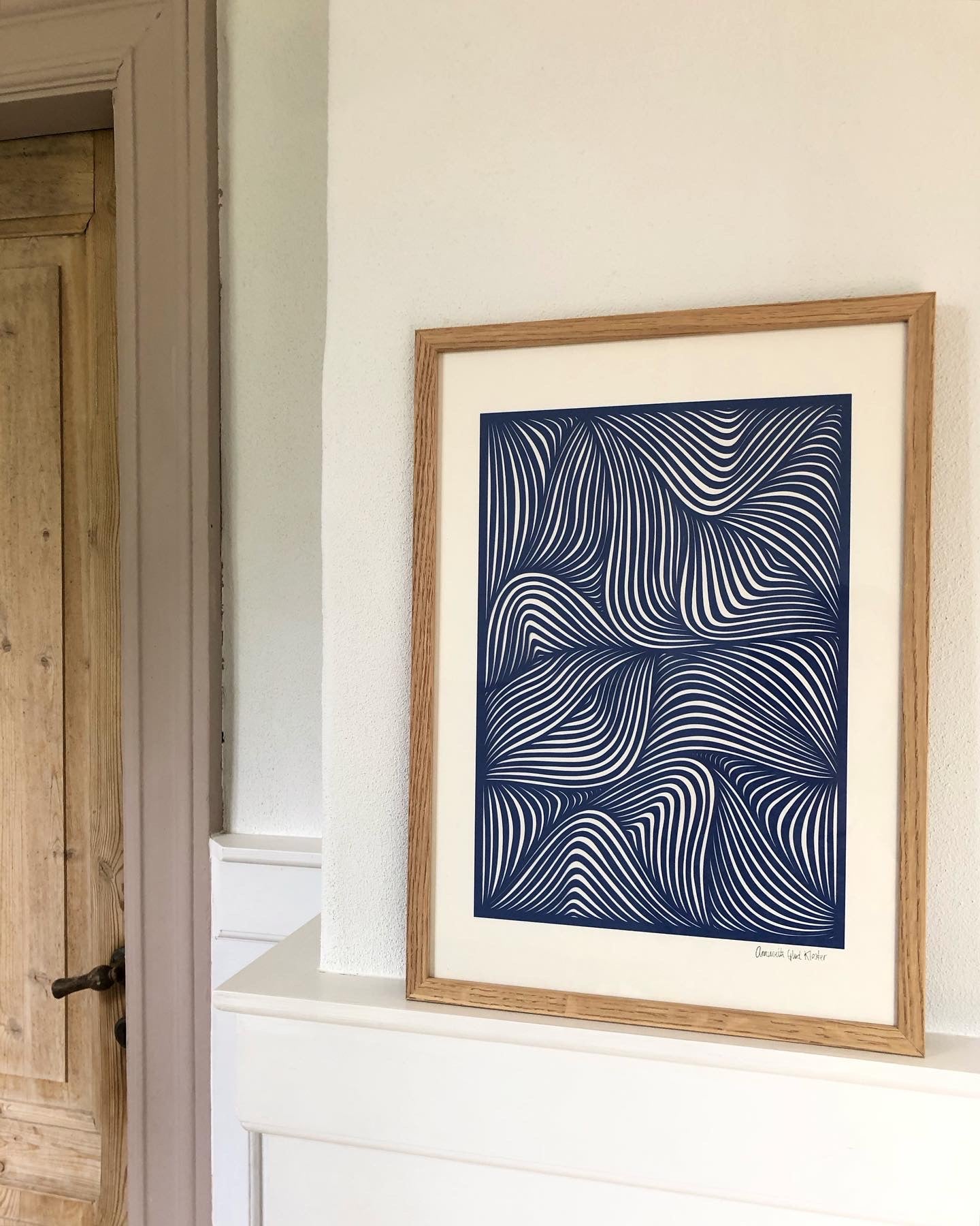 Blåt klip på knækket hvid baggrund, A3