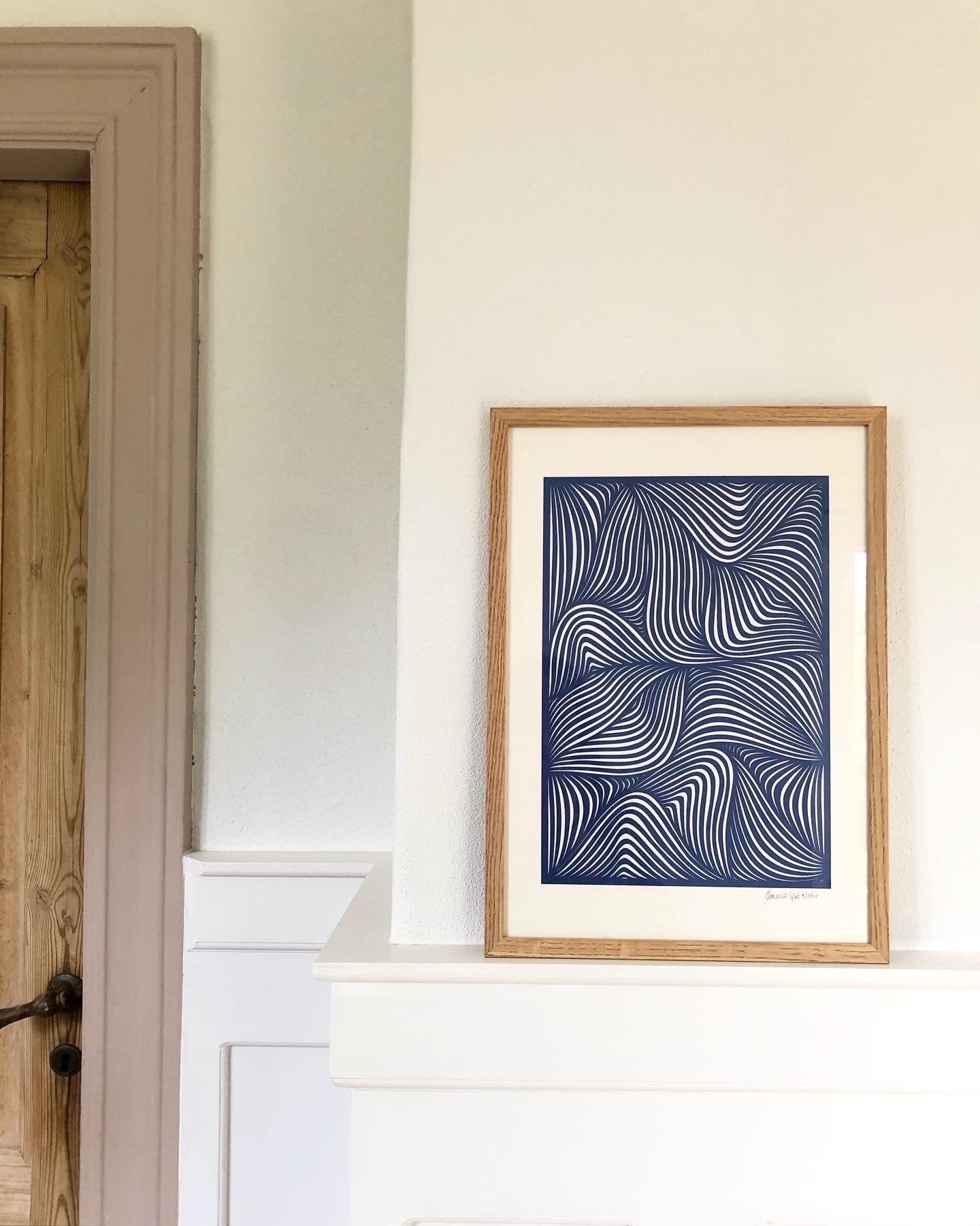 Blåt klip på knækket hvid baggrund, A3