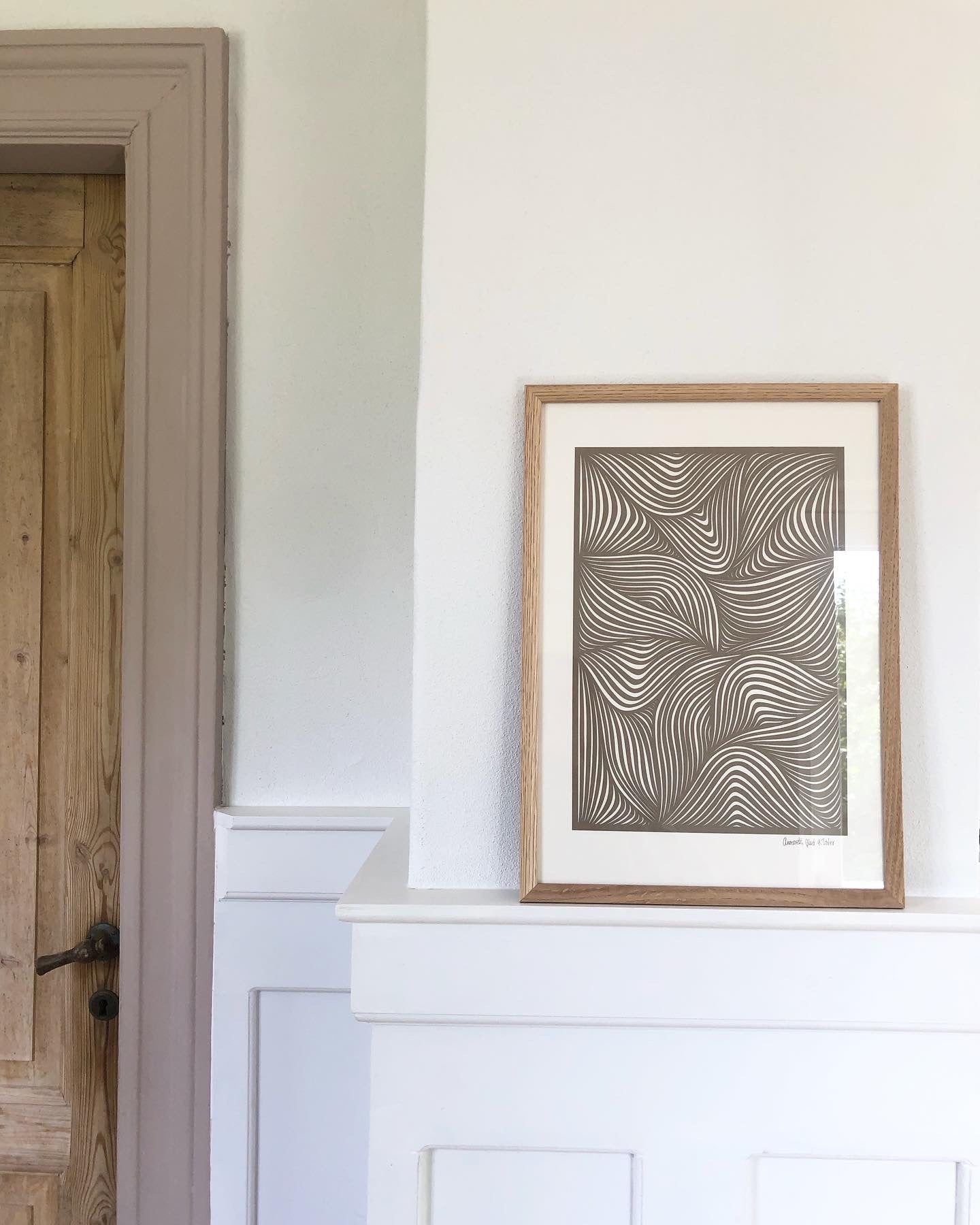 Khakigrønt klip på knækket hvid baggrund, A3