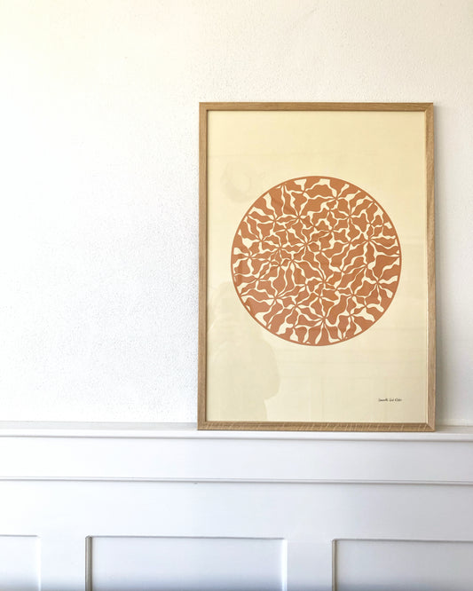 Organisk nude/salmon klip på creme baggrund, A2