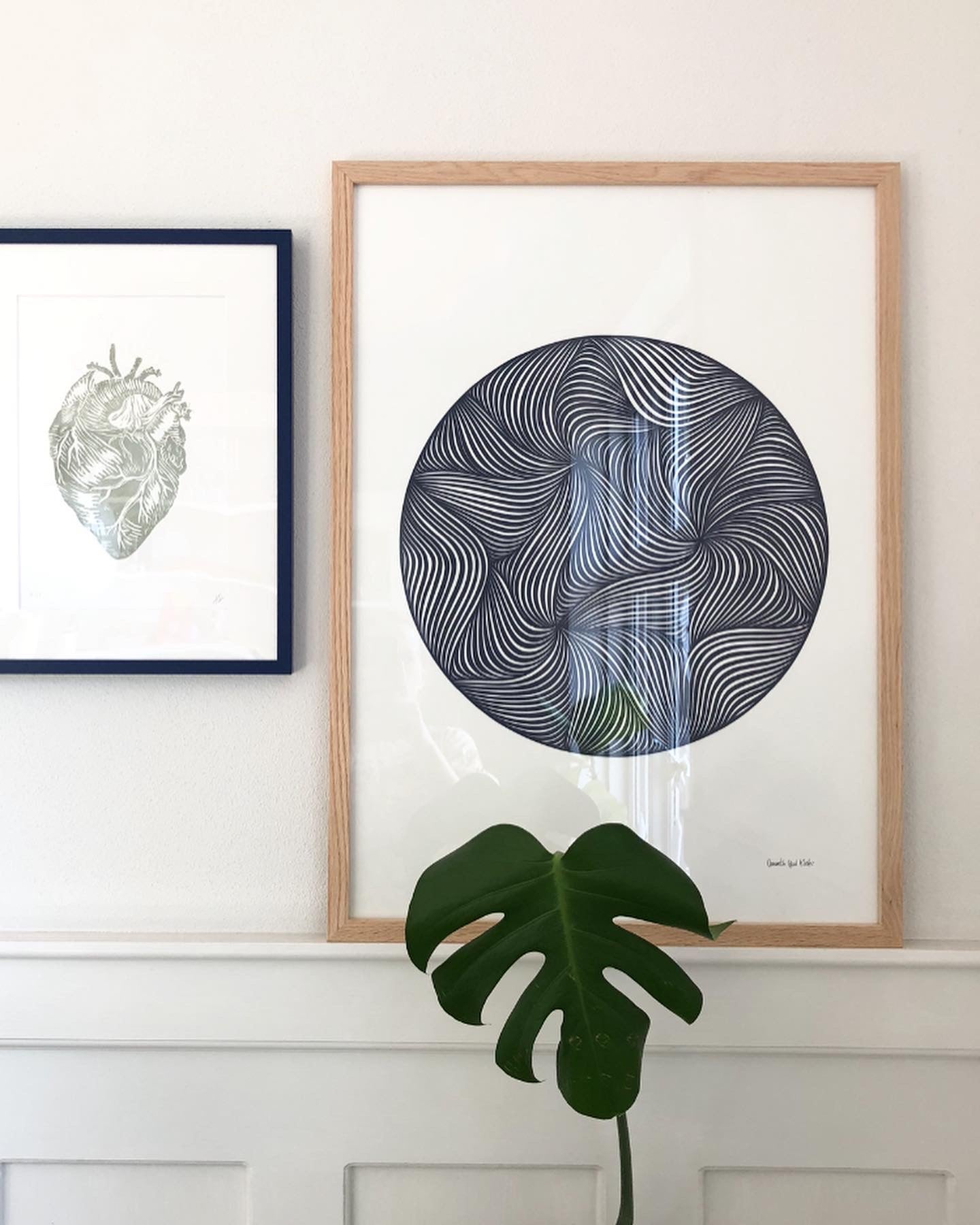 Rundt marineblåt klip, 50x70cm.