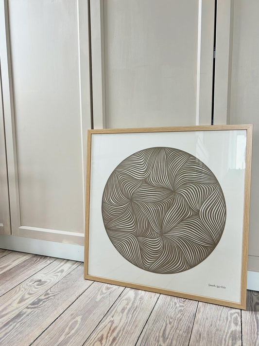 Khakigrønt klip på elfenben, 50x50cm.