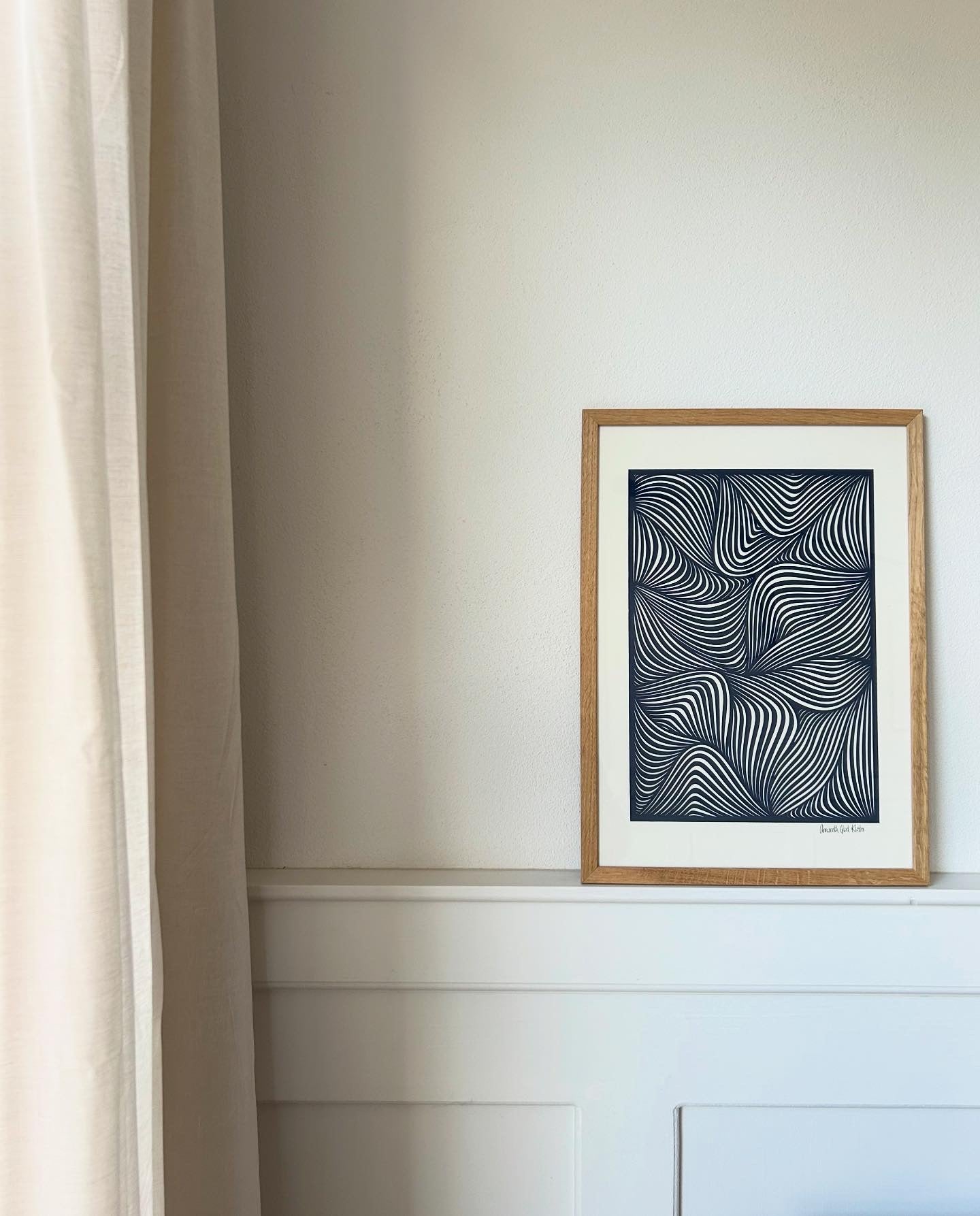 Marineblå udskæring på baggrund i A3